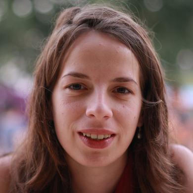 Simone Zacarias Simone Zacarias